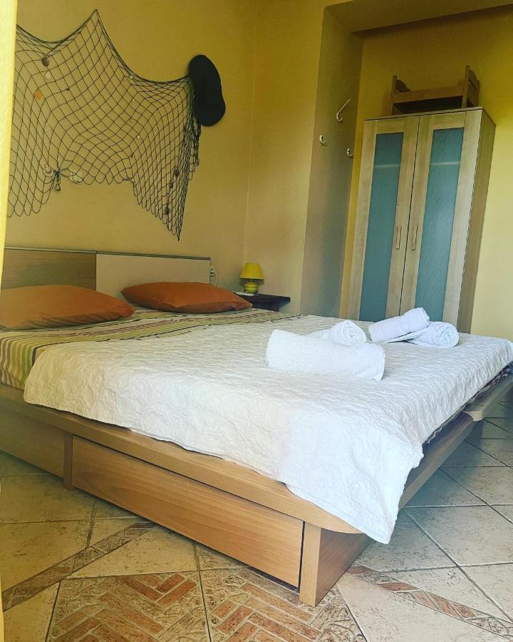 Guesthouse Kaliepia Иериссос Экстерьер фото
