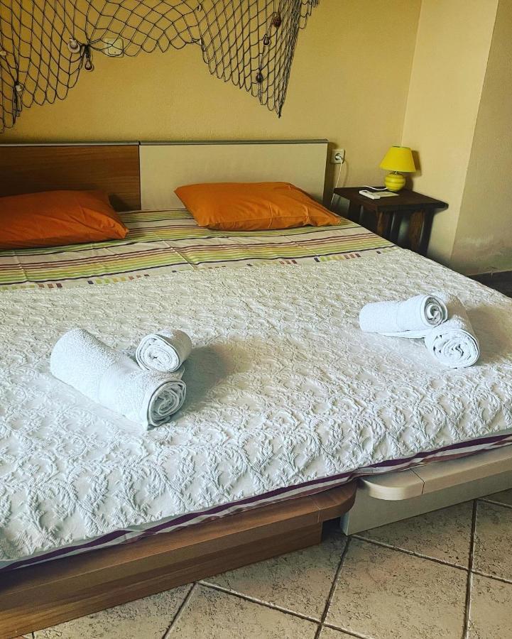 Guesthouse Kaliepia Иериссос Экстерьер фото